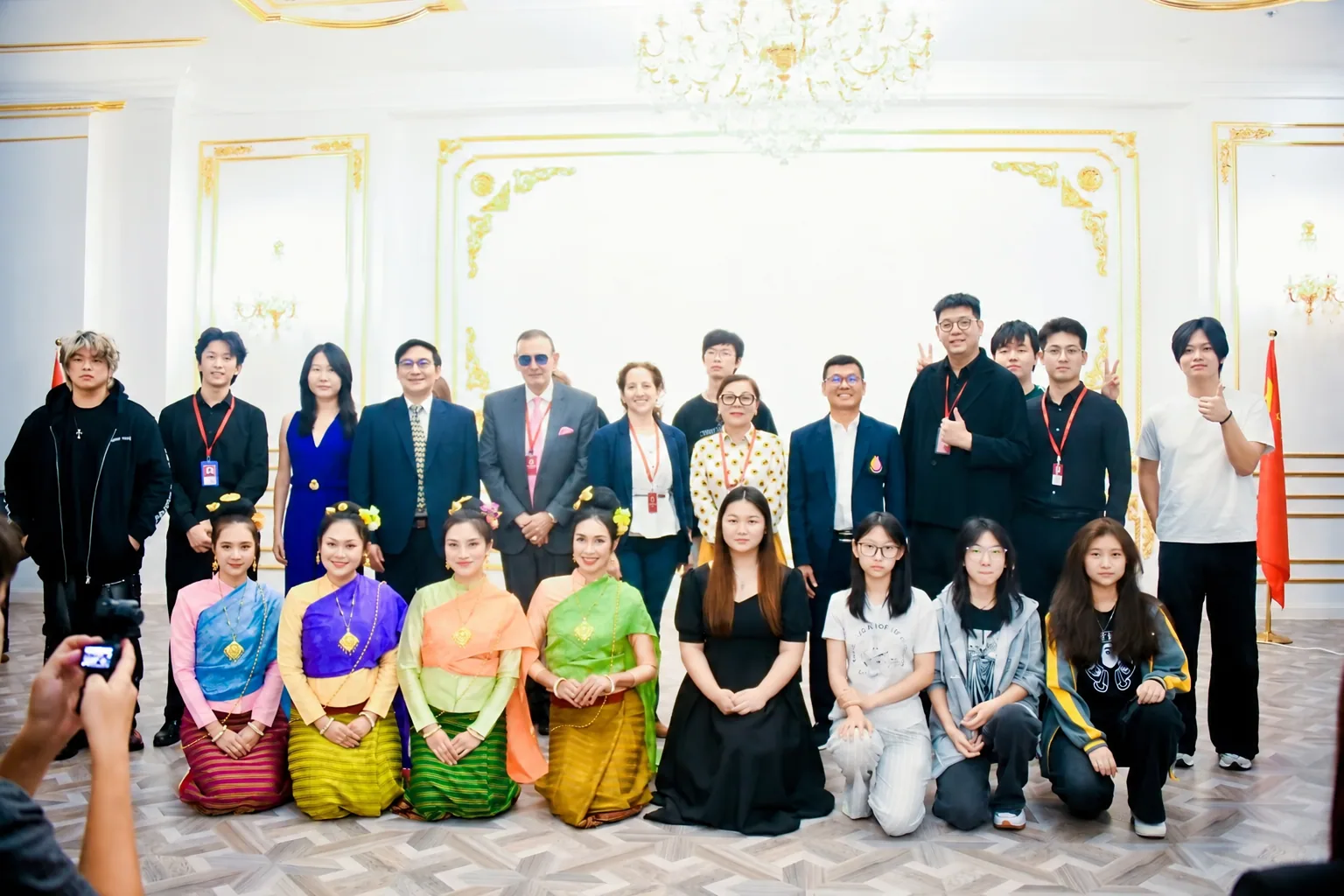 Chinese and Thai participants together after the arts exchange
